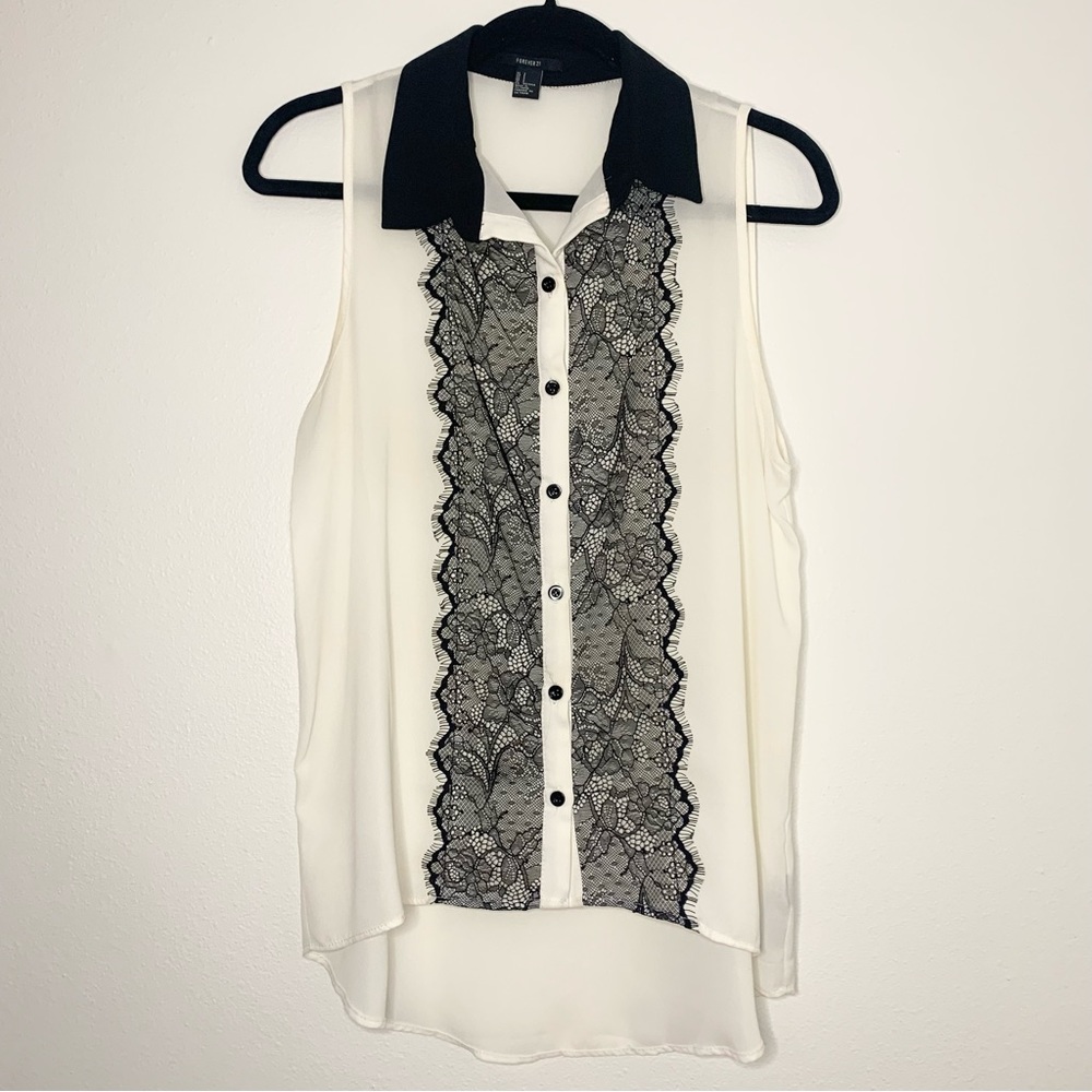 F21 | Cream Sleeveless Button Down Blouse with Black Collar & Lace - Small